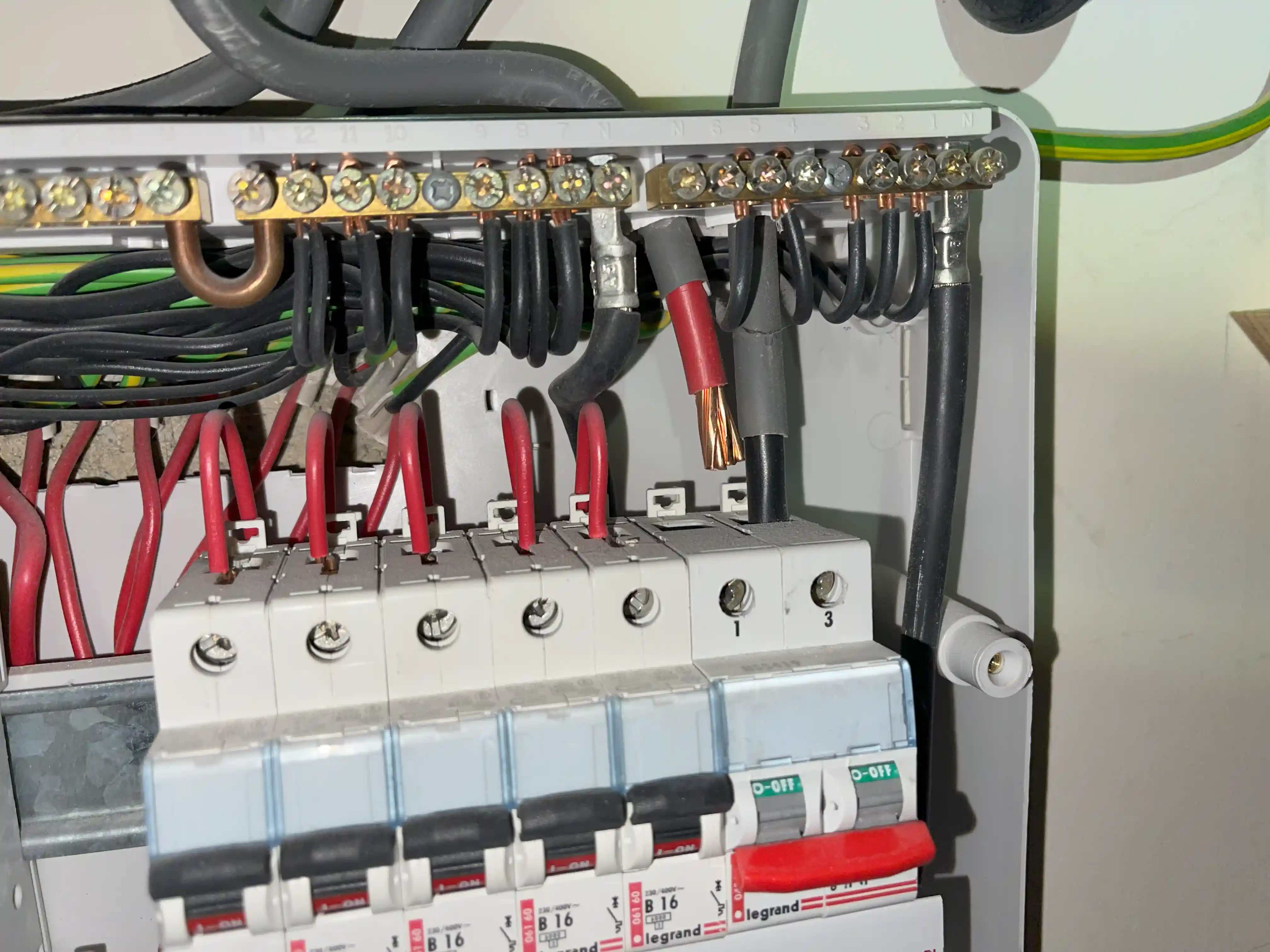 24 Hours Emergency Electrician near South Lambeth